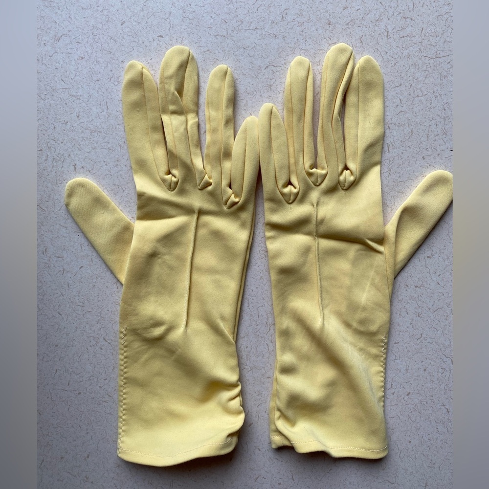 Vintage 1950’s Yellow women’s Dress Up Gloves size 7-1/2